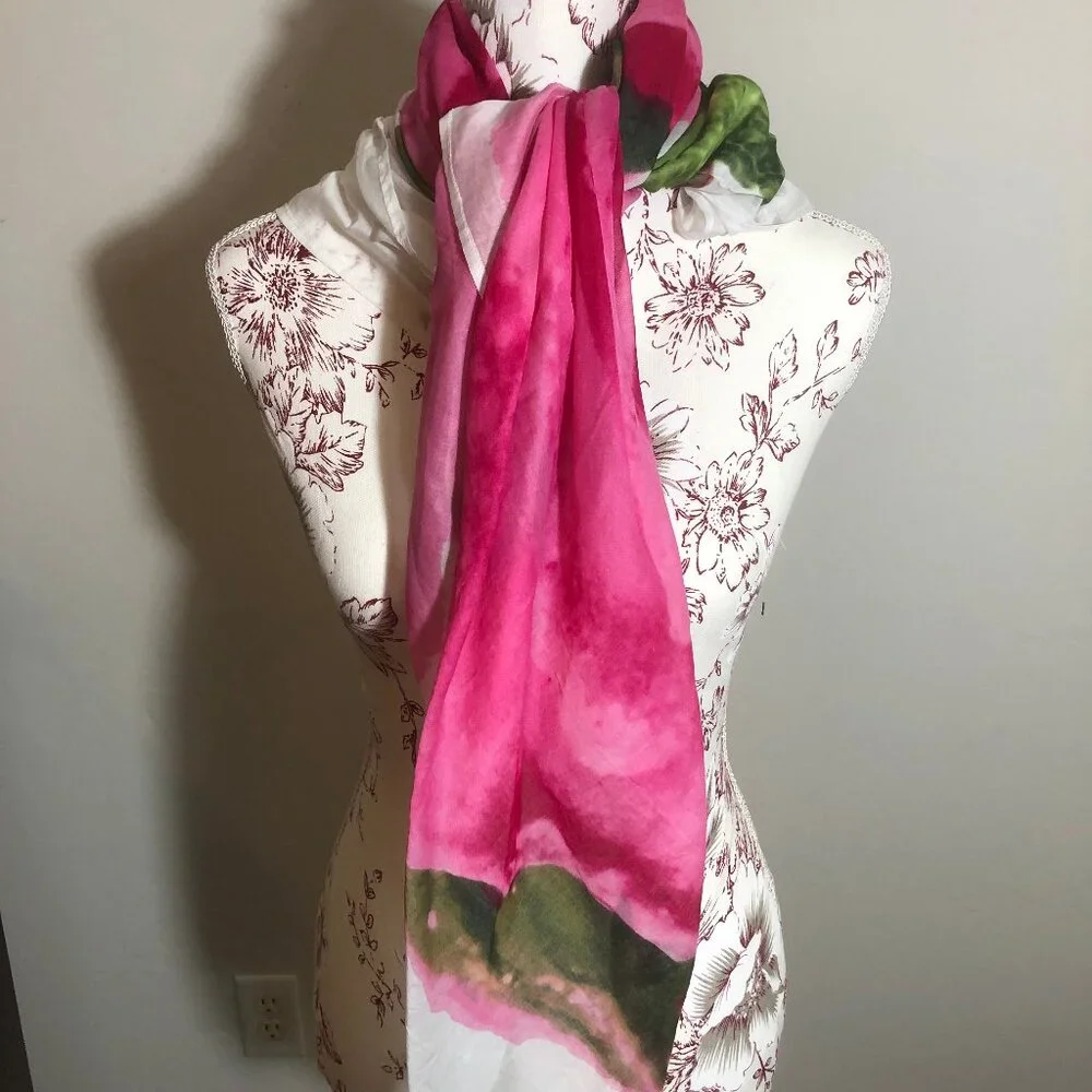 🌹 Bloom with Elegance: Anne Cole Collection Rose Print Scarf 🌹